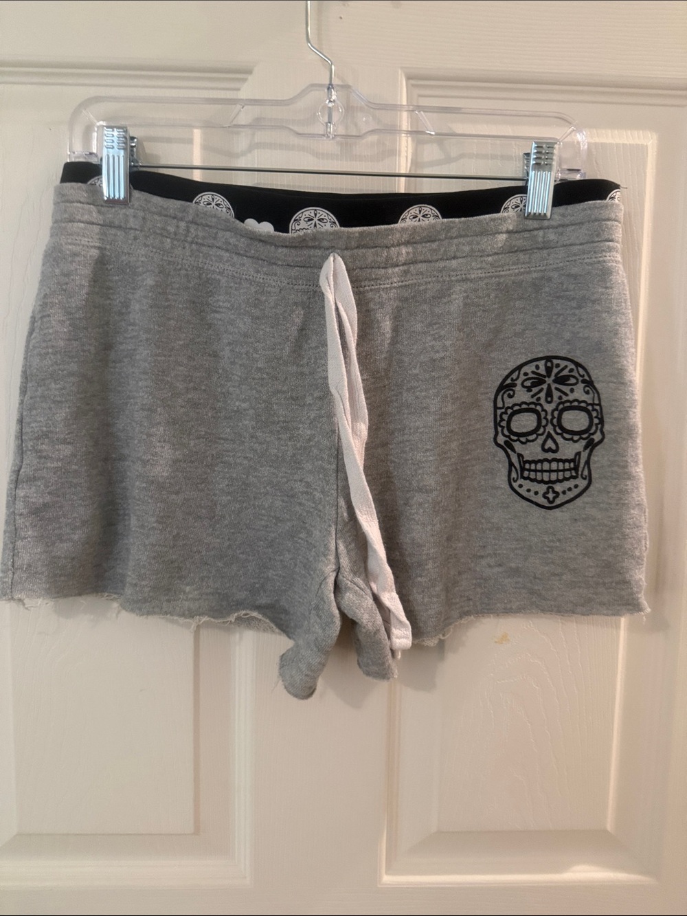 No Boundaries Gray Athletic Lounge Shorts with Skull Graphic